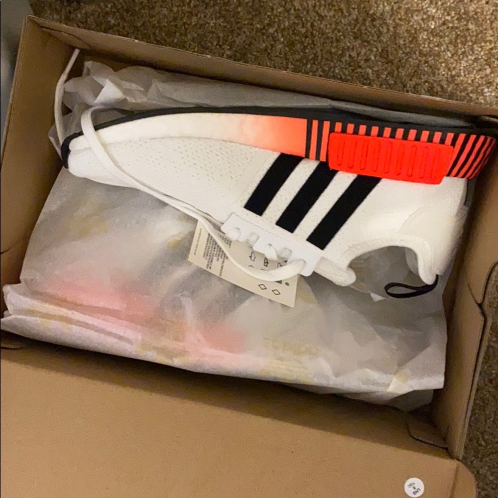 Nmd r1 shoes